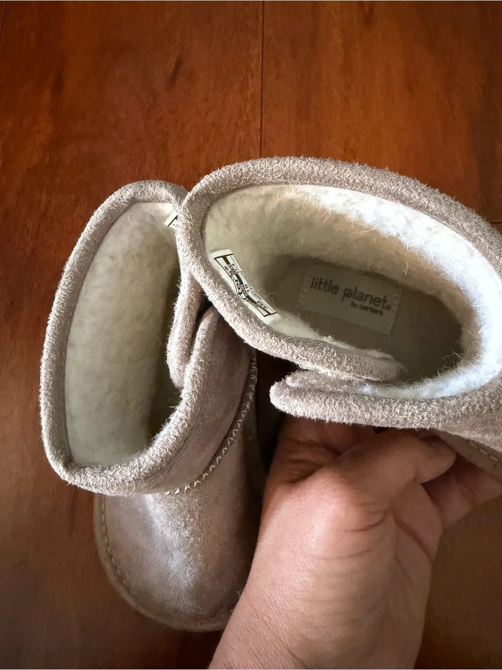 Kids Plush-Lined Boot in Light Gray - Cozy Winter Footwear Size 4